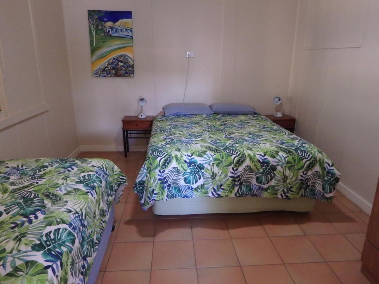 Lazy Lobster Holiday Units & Chalets Port Denison Екстериор снимка